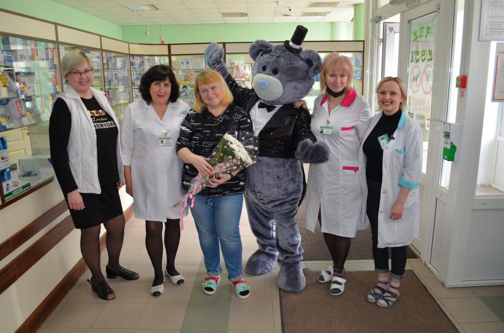 Ростовая кукла мишка тедди на празднике