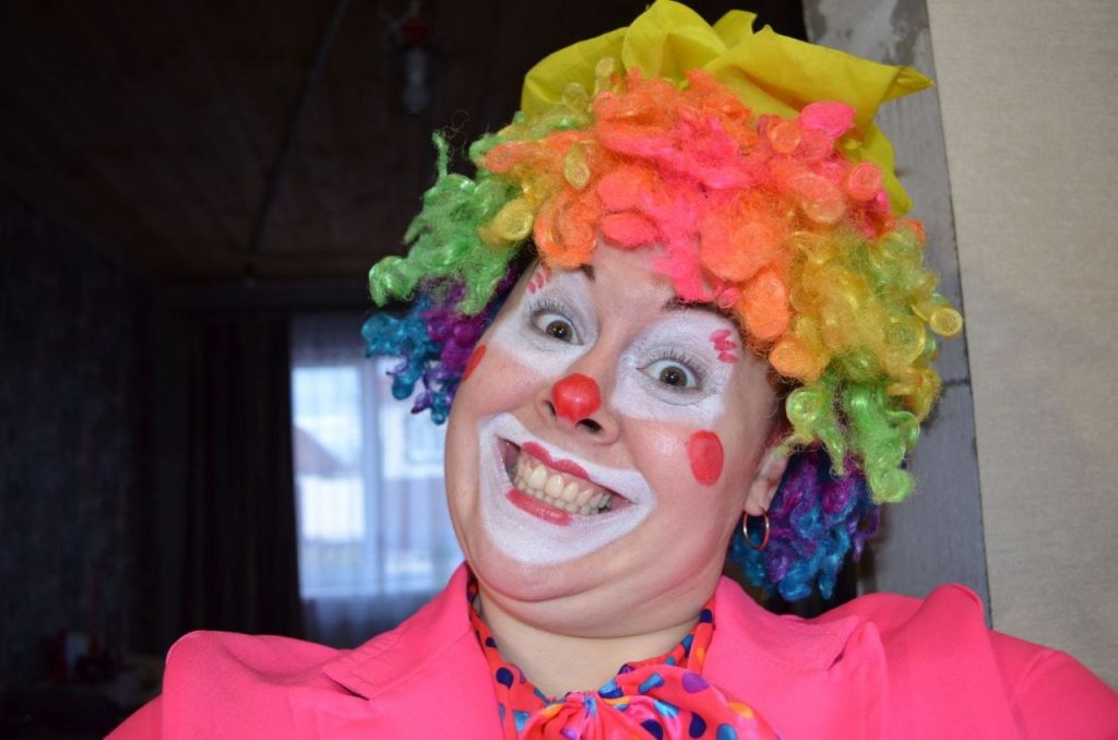 Клоунесса Ириска аниматор на выпускной в Гомеле