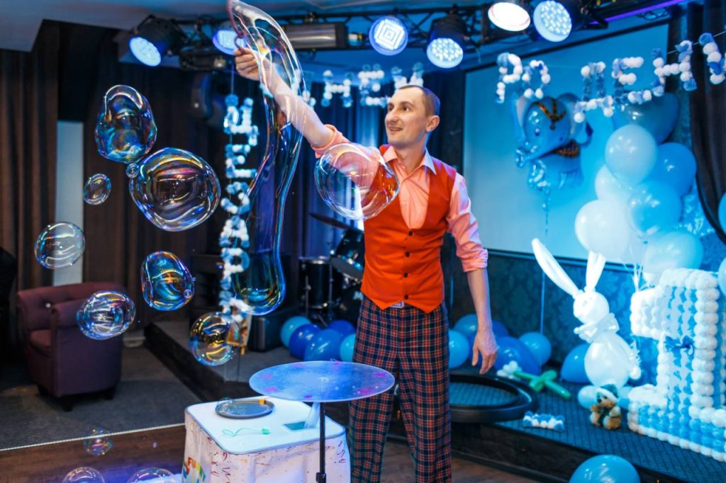 Шоу мыльных пузырей на выпускном в Гомеле